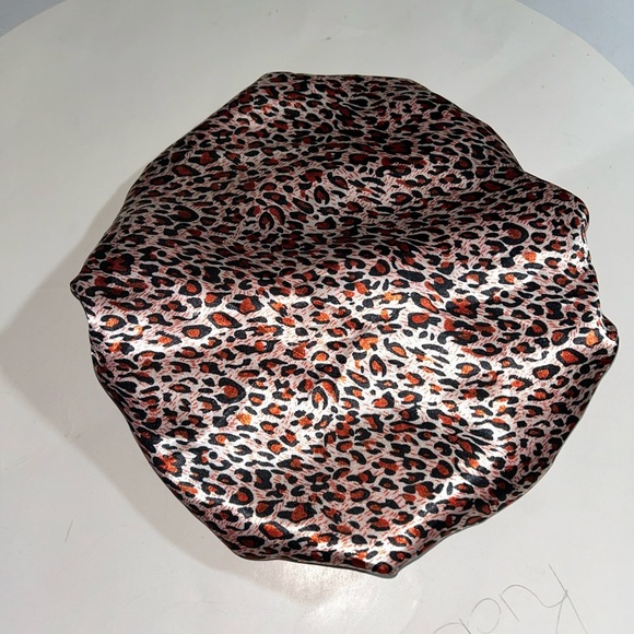Leopard Print Satin Hair Bonnet - Picture 4 of 4